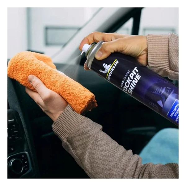 Michelin MC34358 Çilekli Torpido ve Kokpit Parlatma Bakım Spreyi 750 ml - Görsel 7