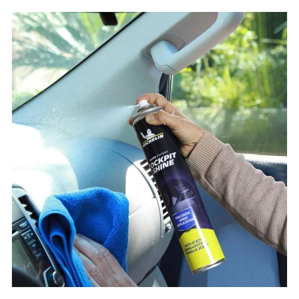 Michelin MC34358 Çilekli Torpido ve Kokpit Parlatma Bakım Spreyi 750 ml - Görsel 8