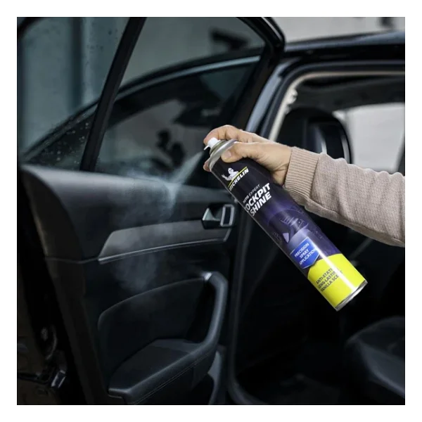 Michelin MC34358 Çilekli Torpido ve Kokpit Parlatma Bakım Spreyi 750 ml - Görsel 6