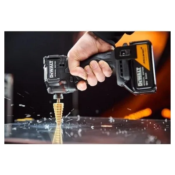 Dewalt Mclaren 18V Akülü Vidalama & Kömürsüz Akülü Darbeli Matkap 2'Li Set (5.0Ah Çift Akü Seti) - Görsel 4