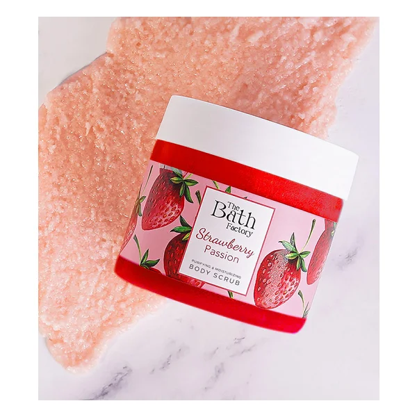 THE BATH FACTORY Nemlendirici Ve Arındırıcı Vücut Peelingi - Çilek Aromalı 300gr - Görsel 2