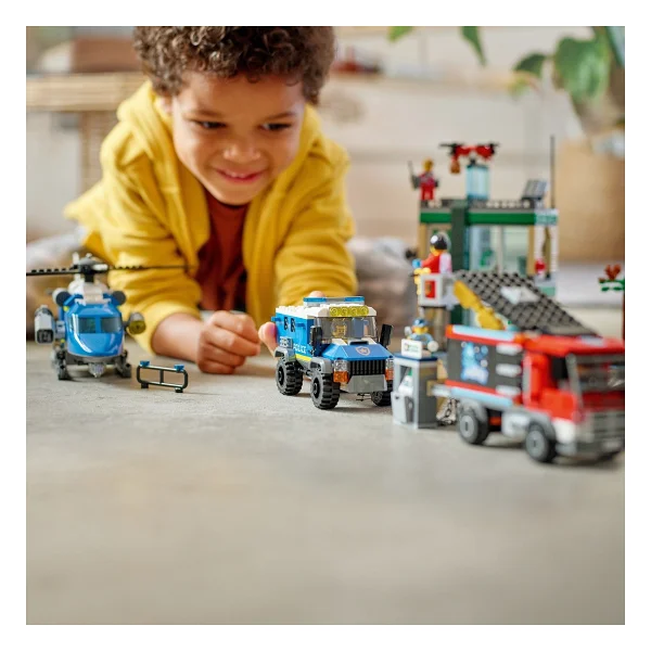 Lego 60317 City Bankada Polis Takibi - Görsel 6