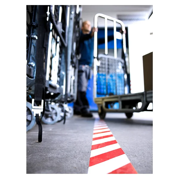 Tesa 60760 50 mm x 33 m Kırmızı Beyaz Yer İşaretleme Bandı - Görsel 2