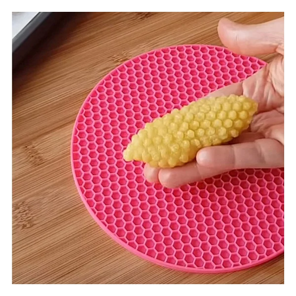 Holly Home Silikon Nihale, Petek Desenli Kalburbastı Kalıbı, Tutacak Kırmızı Çap: 17,5cm - Görsel 3