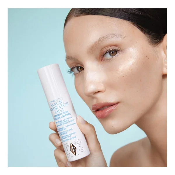 Charlotte Tilbury Magic Hydrator Mist Nemlendirici 75 ml Makyaj Sabitleyici Sprey - Görsel 4