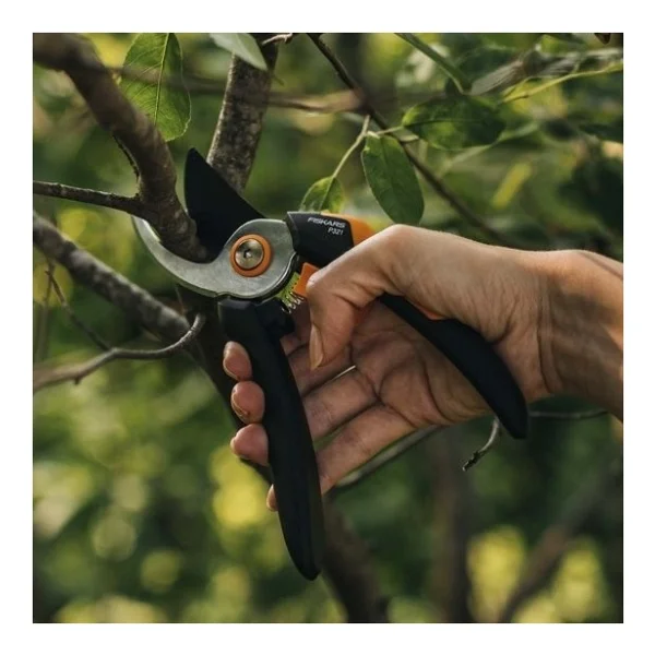Fiskars M-P321 1057162 Solid Budama Makası - Görsel 3