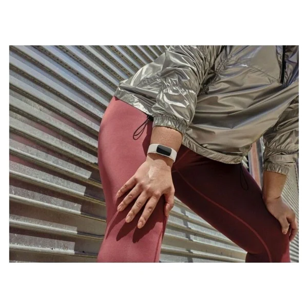 Google Fitbit Charge 6 Gümüş Akıllı Bileklik - Görsel 2