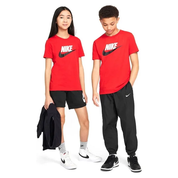 Nike Sportswear FZ5178-657 Kırmızı Kısa Kollu Bisiklet Yaka Çocuk Tişört - Görsel 7
