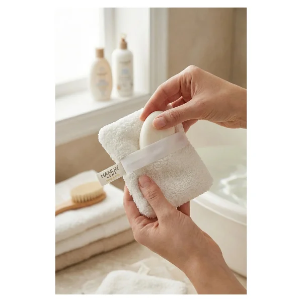Hamur Bebek Bakım Banyo Lifi Süngeri 10X12 cm Lastikli Ultra Yumuşak Sabun Hazneli Bebek Kesesi - Beyaz - Görsel 4