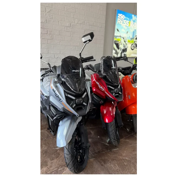 Skyjet Luckin 3000 W Elektrikli Scooter Motosiklet - Görsel 3