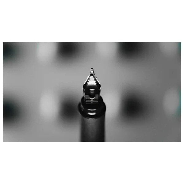 Faber-Castell Grip 2011 Gümüş M Uç Dolma Kalem - Görsel 5