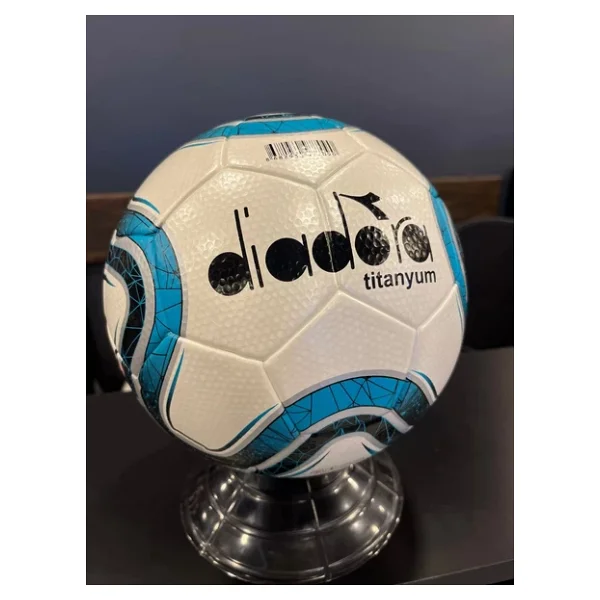 Diadora Titanyum 5 Numara Futbol Topu - Görsel 2