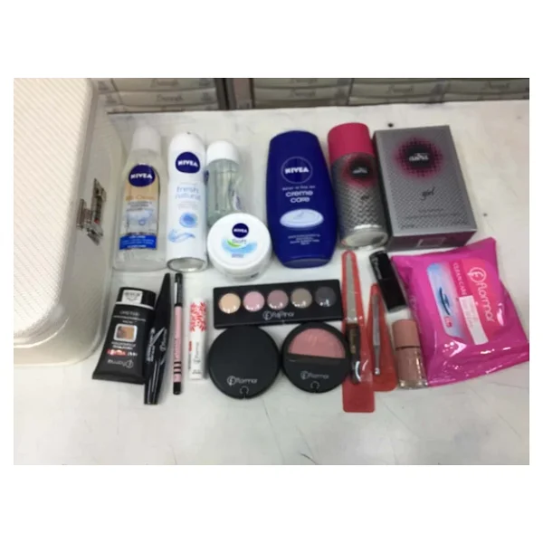 Flormar Nivea 21 Parça Şifreli Kutu Makyaj Set - Görsel 5