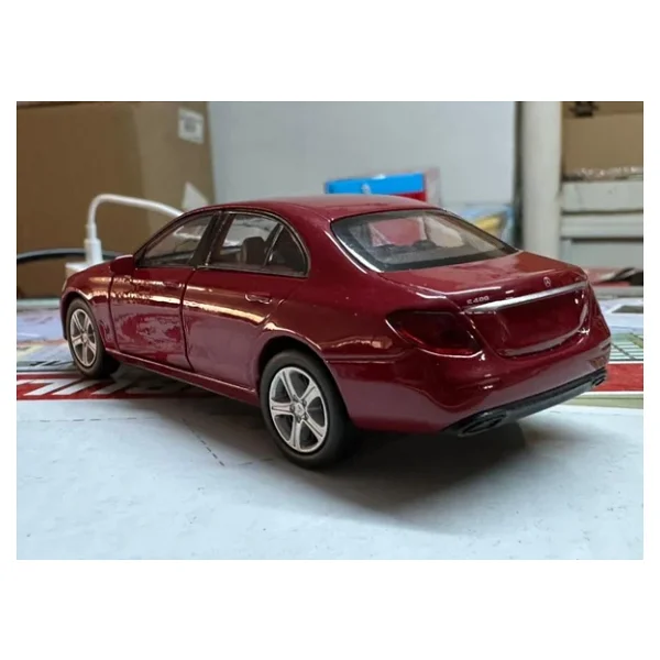 Oyuncak Metal Model Araba 1/36 Çek Bırak Mercedes Benz E Class Kırmızı - Görsel 3