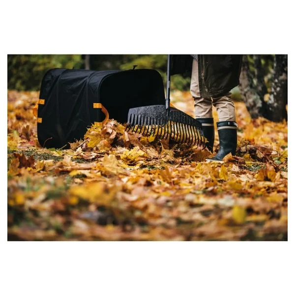Fiskars 135016 Solid Geniş Yaprak Tırmığı - Görsel 8