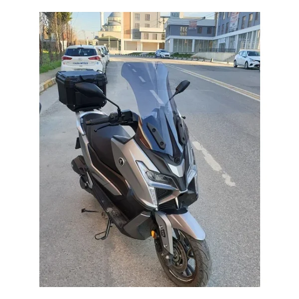 Motocam Voge Sr1 Ön Cam 2023-2026 Model 62cm Füme Renk 4mm Orta Boylu - Görsel 4