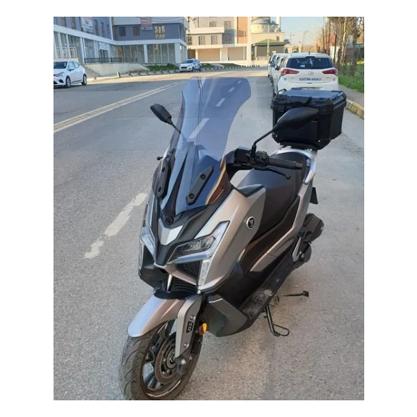 Motocam Voge Sr1 Ön Cam 2023-2026 Model 62cm Füme Renk 4mm Orta Boylu - Görsel 5