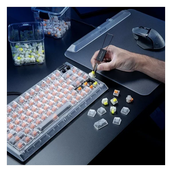 Razer Blackwidow V4 %75 Phantom Edition Us Layout Beyaz RGB Tkl Tactile Switch Kablolu Mekanik Oyuncu Klavyesi - Görsel 3