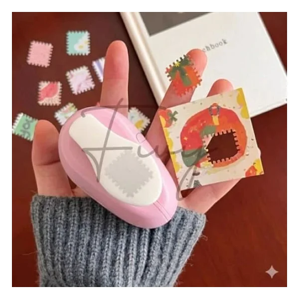 Pul Delgeç Tasarım Scrapbooking Malzemesi - Pul Şekilli Delgeç Kağıt Kesici Pembe - Görsel 6
