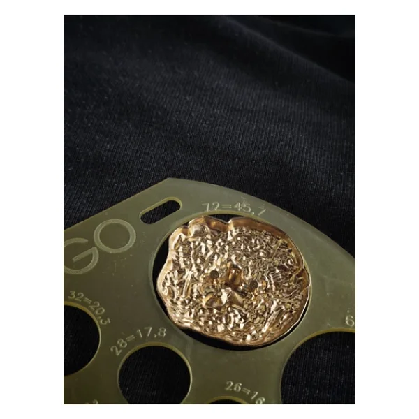 Nesgo Moda Premium Krater Taşı Görünümlü Metal Gold Düğme - 2 Adet 45mm 72 Boy(Extra Buyuk) - Görsel 4