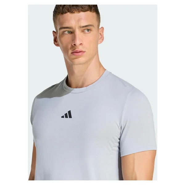 Adidas Designed For Training IS3809 Gri Kısa Kollu Bisiklet Yaka Erkek Spor Tişört - Görsel 2