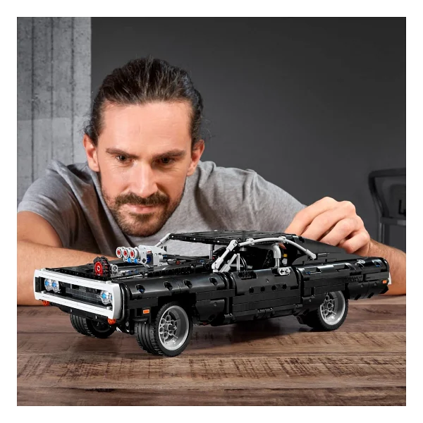 Lego 42111 Technic Dom'un Dodge Charger'ı - Görsel 2