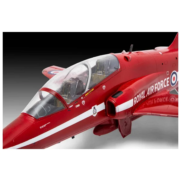 Revell Revell BAe Hawk T.1A RAF Red Arrows Model Kit - Görsel 3