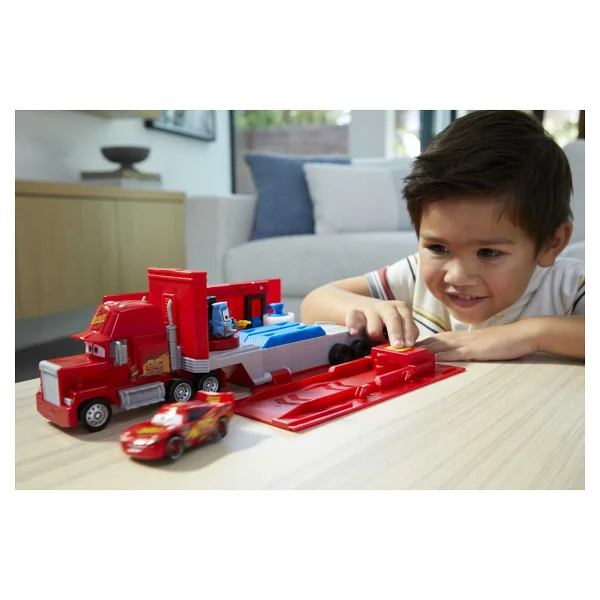 Disney Cars Dönüştürülebilir Mack Oyun Seti Hdc75 - Görsel 2