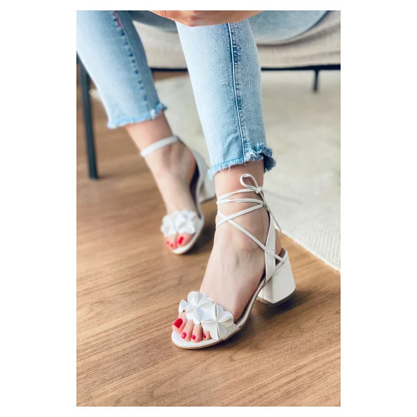 Mida Shoes Beyaz Deri Çiçekli Topuklu Ayakkabı - 40 - Görsel 2
