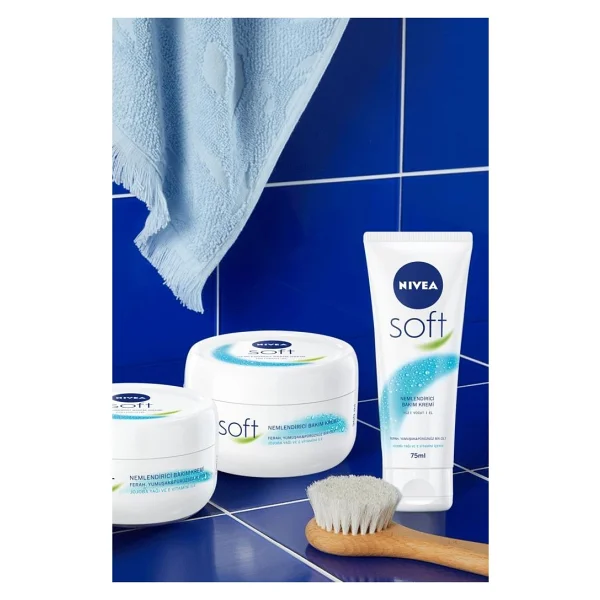 Nivea Soft El Kremi 75 Ml + Böğürtlen Aromalı Dudak Nemlendirici 4,8 G - Yoğun Nemlendirme Ve Bakım Seti - Görsel 4