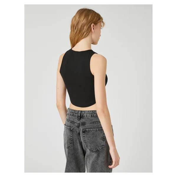 Koton Crop Atlet Bisiklet Yaka Fitilli Asimetrik Kesim - Siyah - Görsel 4