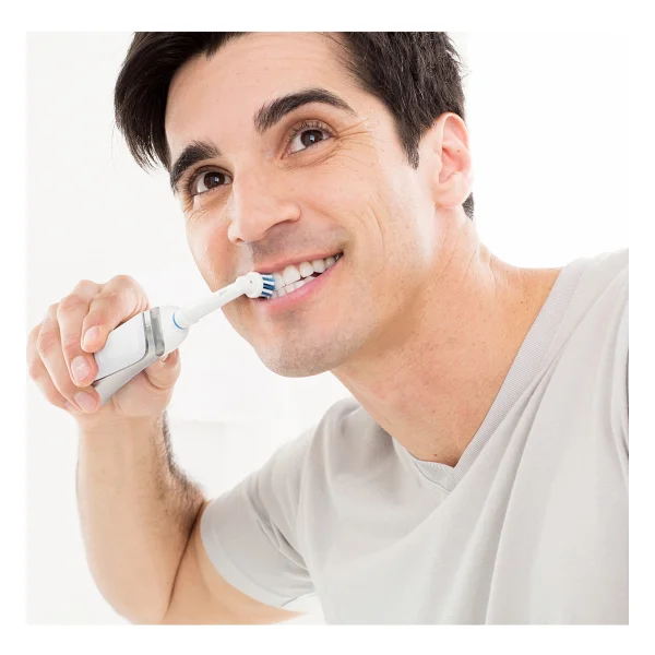 Oral-B 3d White 8'li Diş Fırçası Yedek Başlığı Orta Sertlikte Fırça Kılları İle Temizlik - Görsel 6