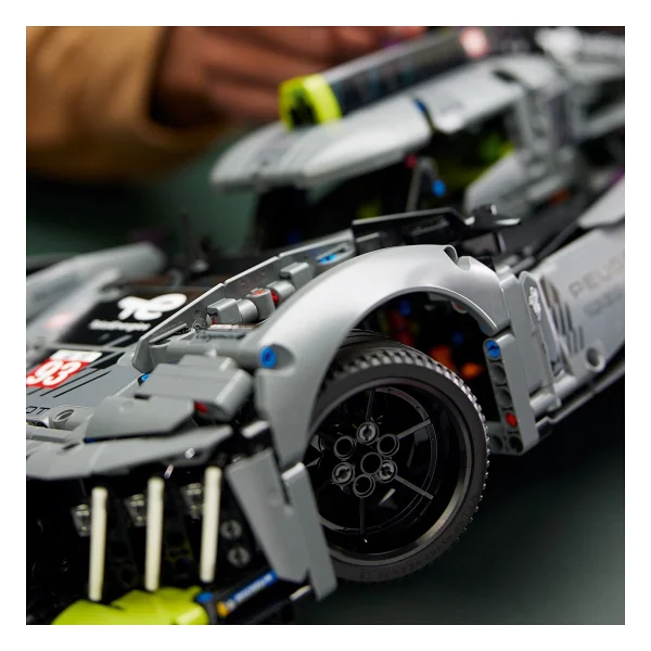 Lego 42156 Technic Peugeot 9x8 24h Le Mans Hybrid Hypercar - Görsel 6