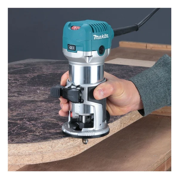 Makita Rt0702c Formika Traşlama - Görsel 4