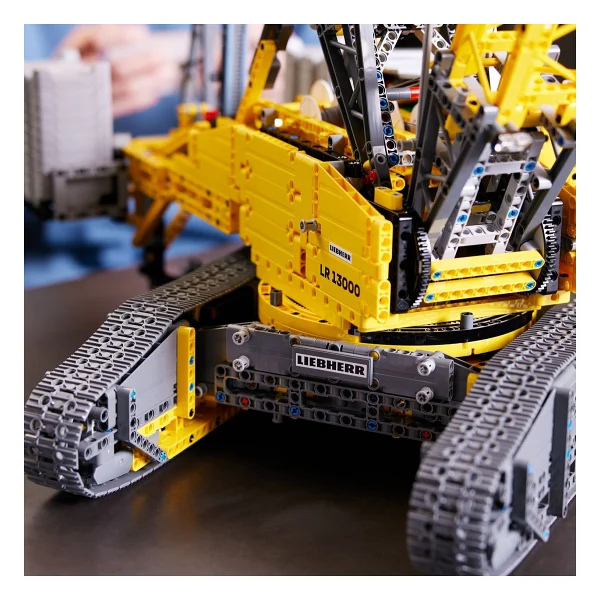 Lego 42146 Technic Liebherr Paletli Vinç Lr 13000 - Görsel 5