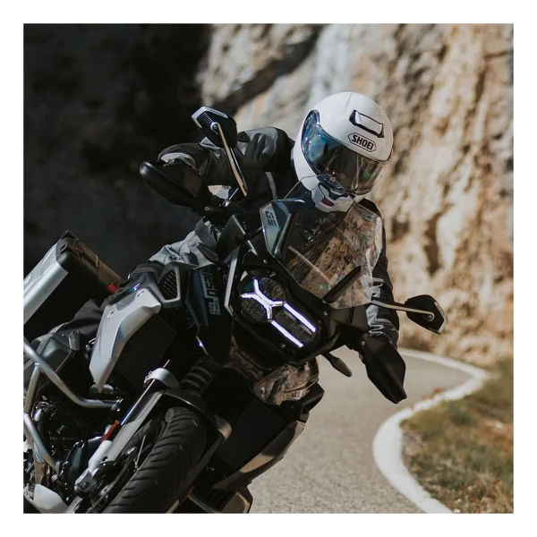 Shoei Neotec 3 Beyaz Çene Açılır Motor Kaskı - Görsel 4