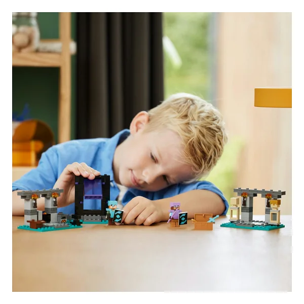 Lego 21252 Minecraft Cephanelik - Görsel 9