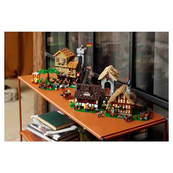 Lego 10332 Icons Medieval Town Square - Görsel 4