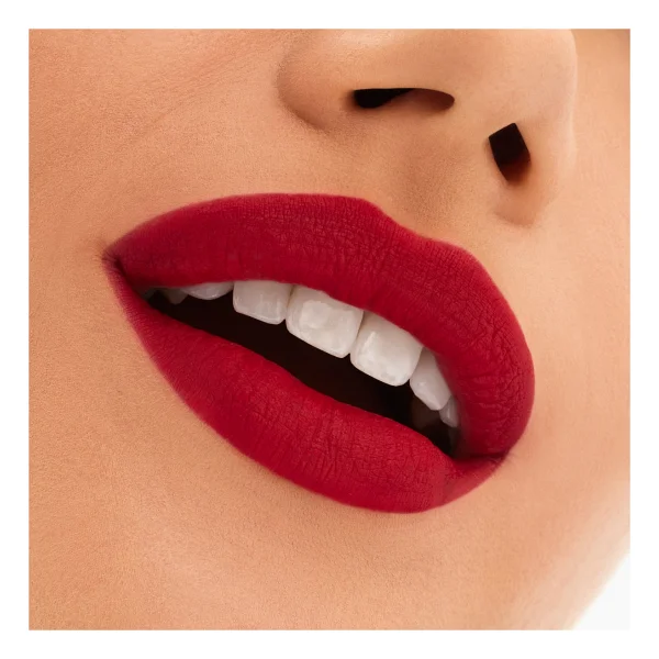 M.A.C Locked Kiss 24hr Mat Stick Ruj - Görsel 3