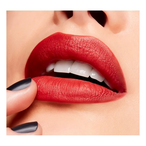 Mac Powder Kiss Velvet Blur Slim Stick 12 Saate Kadar Kalıcı Mat Bitişli Ruj Dubonnet Buzz 2 G - Nude. - Görsel 3