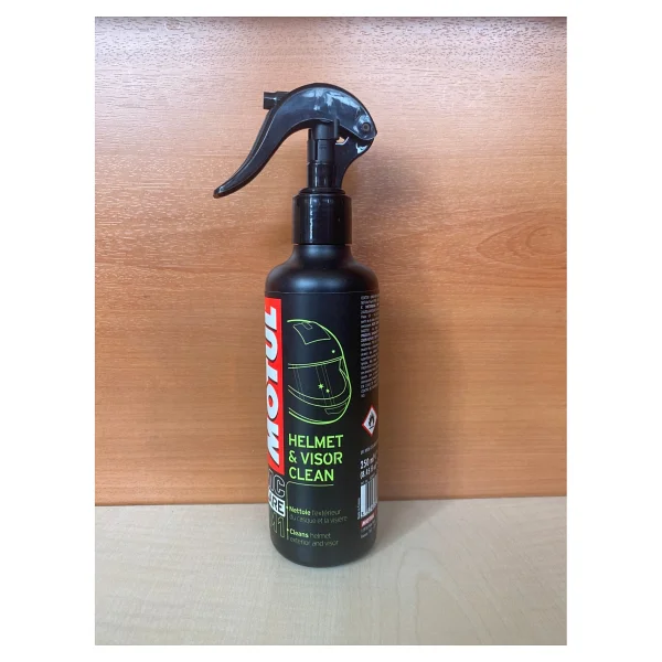 Motul M1 250 ml Kask ve Vizör Temizleme Spreyi - Görsel 2