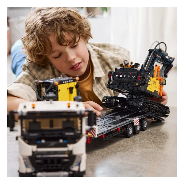 Lego 42175 Technic Volvo Fmx Kamyon Ve Ec230 Elektrikli Ekskavatör - Görsel 7