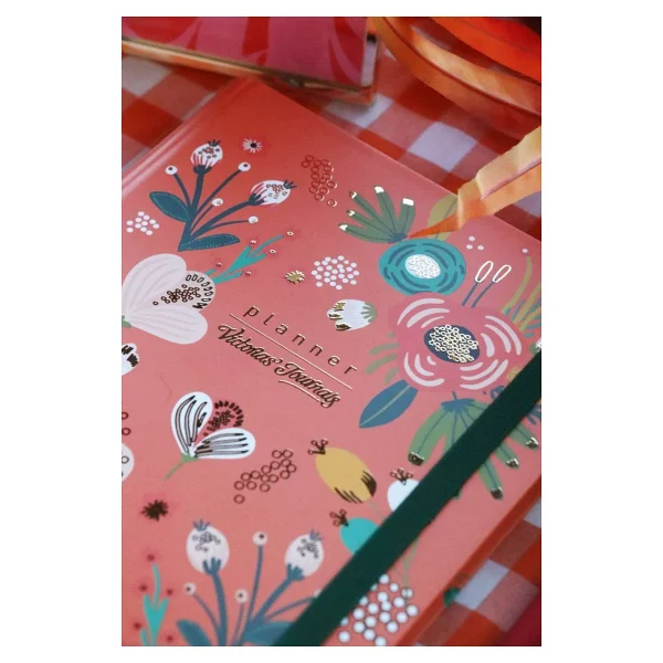Victoria's Journals Gizli Spiralli Süresiz Planlayıcı Ajanda 17x24 Cm - 1861 - Görsel 7