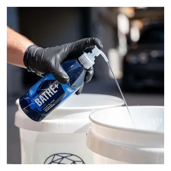 Gyeon Q2m Bathe+ Plus Seramik Bazlı Ph Nötr Cilalı Oto Şampuanı 1000 Ml -Su İtici Araç Yıkama Köpüğü - Görsel 4