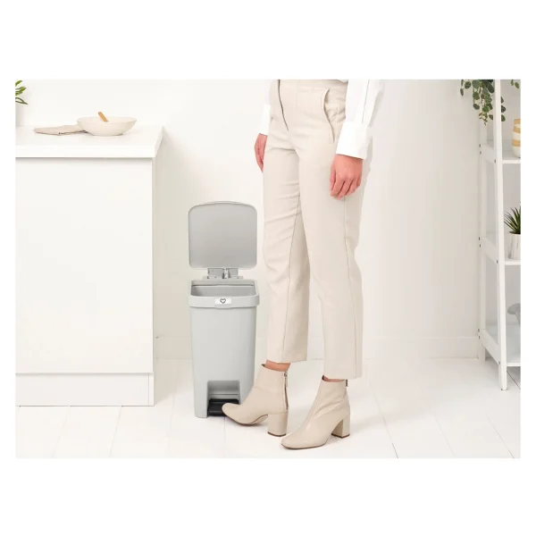 Brabantia Stepup Pedallı Plastik 16 Lt Çöp Kovası - Görsel 2
