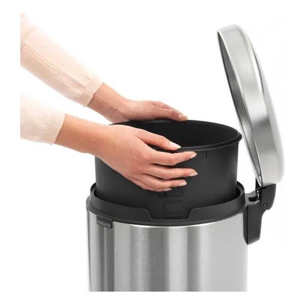 Brabantia Newicon Mat Çelik 30 Lt Pedallı Çöp Kovası - Görsel 3