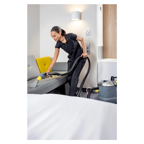 Karcher Puzzi Premium Set Halı Koltuk Yıkama Makinesi-Deterjan Kullanılabilir Yüksek Güçlü Halı Ve Zemin Yıkama +Köşe Aparatı +Karcher 48 Adet Yıkamalı Deterjan - Gri - Koyu Gri - Görsel 5