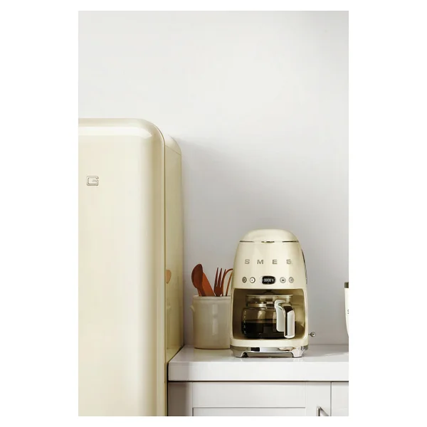 Smeg 50'S Style Retro Paslanmaz Çelik Filtre Kahve Makinesi DCF02SSEU 1 Fincan Kapasitesi ile Otomatik Kapanma - Gri - Görsel 9