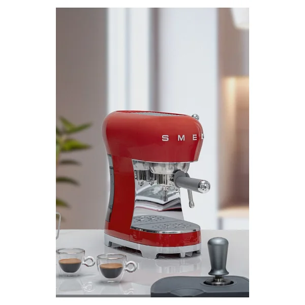 Smeg Ecf02rdeu Retro Kırmızı Manuel Espresso Makinesi - Görsel 2