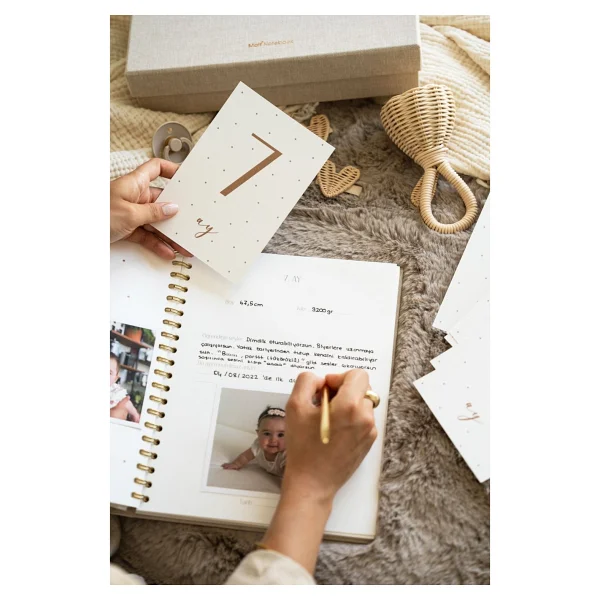 Matt Notebook 7 Parça Özel Defter Seti Krem 28x25 Cm Keten Kutulu Bebek Anı Hamile Günlüğü - Görsel 7